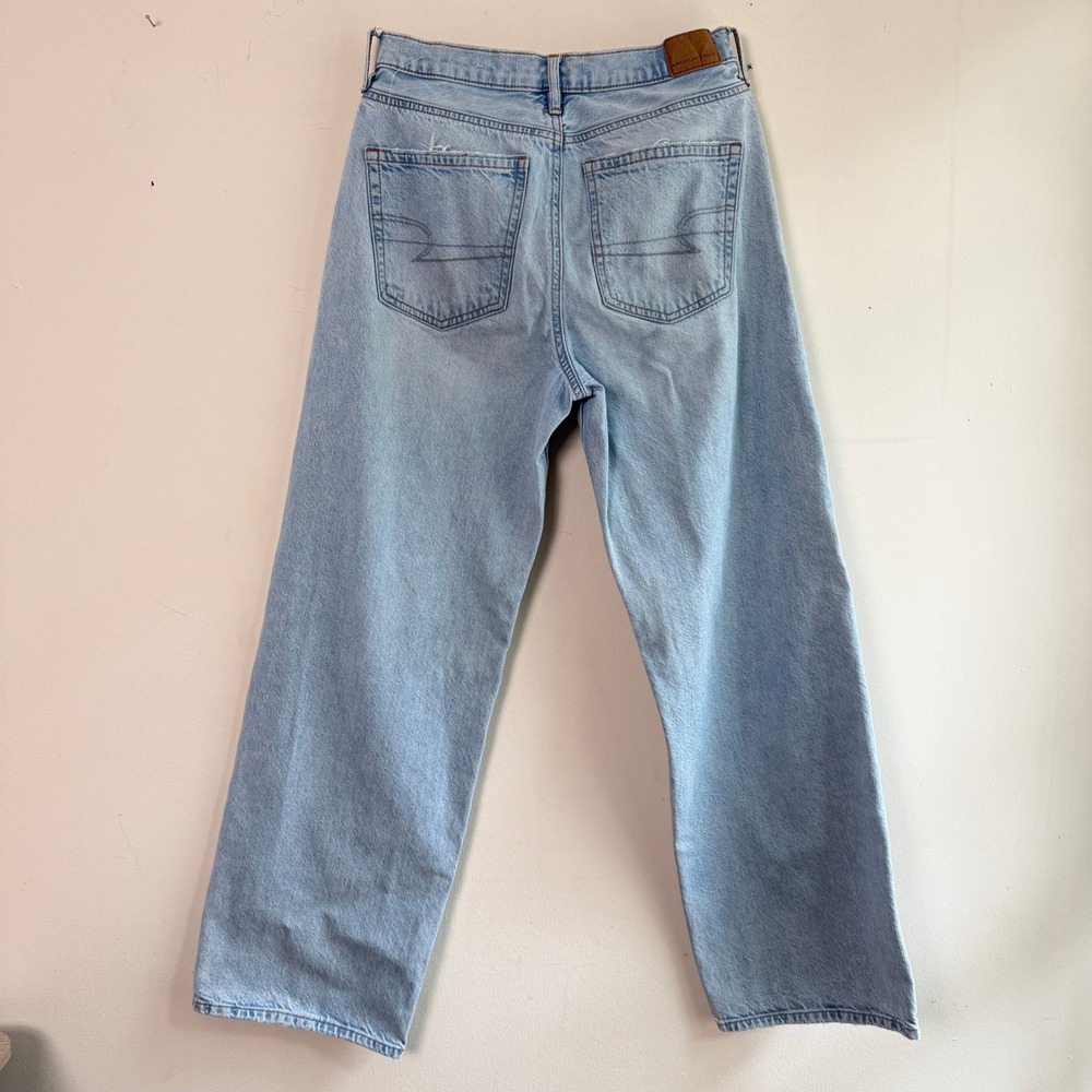 American Eagle AE High-Waisted Wide Leg Jeans Light Wash Size 2 Good Condition - Picture 2 of 6